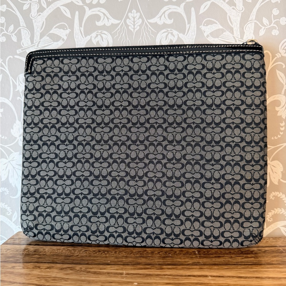 Coach Y2K Mini Signature C Tech Case Sleeve NWOT 10 1/2” L x 8 1/2” T x 1/2” D - Picture 3 of 11